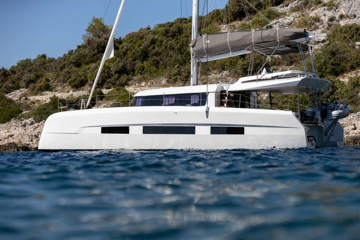 Charter Yacht AMELIE - Dufour 48 - 5 Cabins - Tuscany - French Riviera - Corsica - Sardinia - West Mediterranean