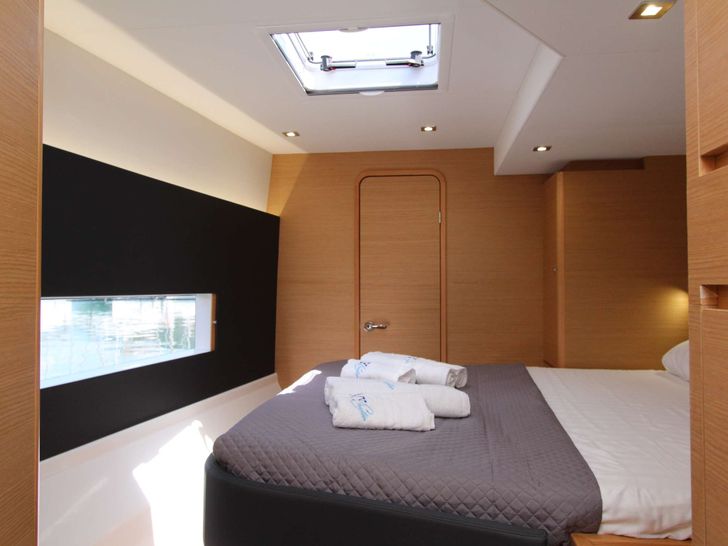 AMELIE - Dufour 48,VIP cabin 1