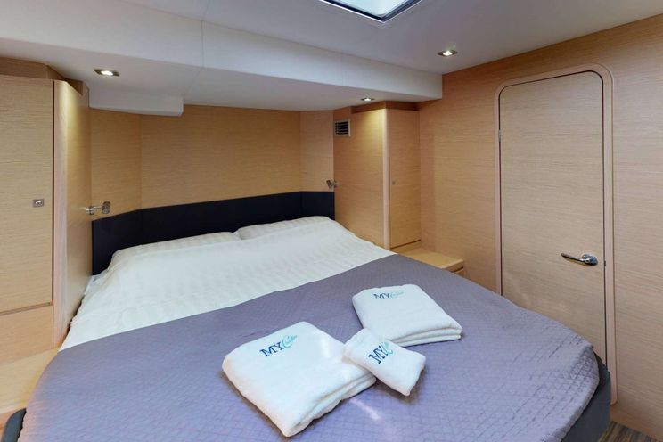 Charter Yacht AMELIE - Dufour 48 - 5 Cabins - Tuscany - French Riviera - Corsica - Sardinia - West Mediterranean