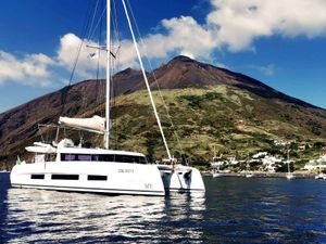 SONIA - Dufour 48 - 5 Cabins - Sicily - Naples - Italy - West Mediterranean SONIA - Dufour 48 - 5 Cabins - Sicily - Naples - Italy - West Mediterranean