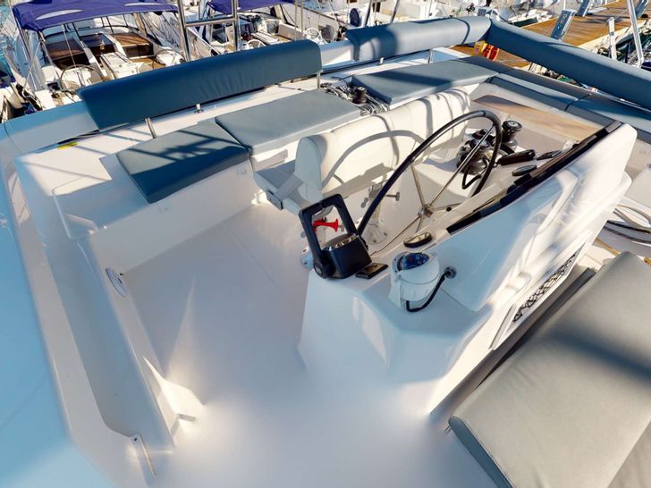 VITTORIA Dufour 48 - flybridge VITTORIA Dufour 48 - flybridge