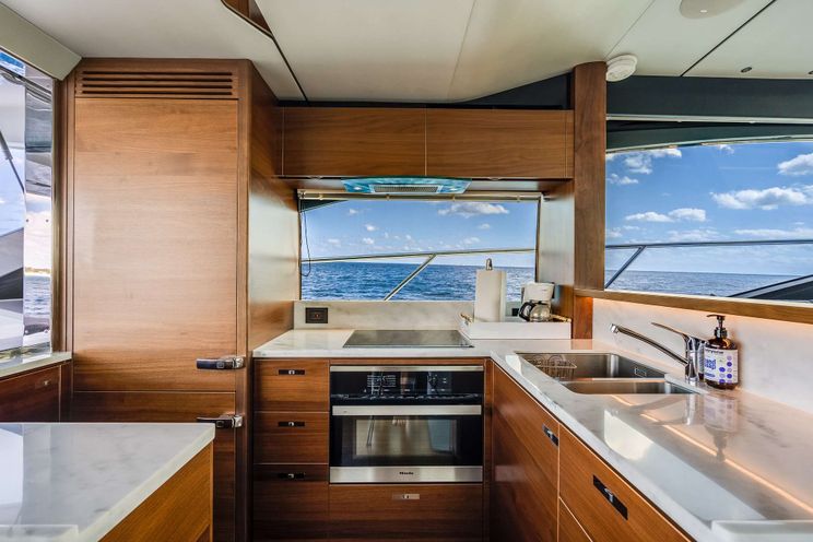 Charter Yacht GLEDE - Princess UK 65 - 4 Cabins - New York - New England - Northeast USA - Florida East Coast - Southeast USA - Bahamas