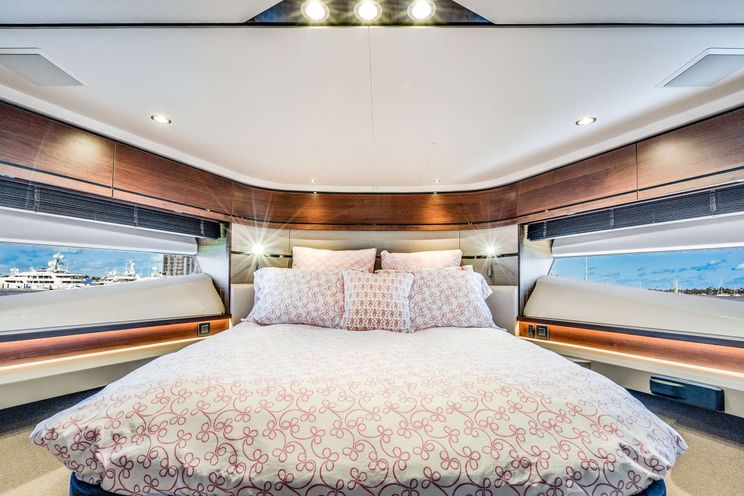 Charter Yacht GLEDE - Princess UK 65 - 4 Cabins - New York - New England - Northeast USA - Florida East Coast - Southeast USA - Bahamas