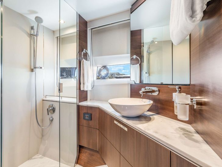 GLEDE - Princess UK 65,VIP cabin bathroom GLEDE - Princess UK 65,VIP cabin bathroom