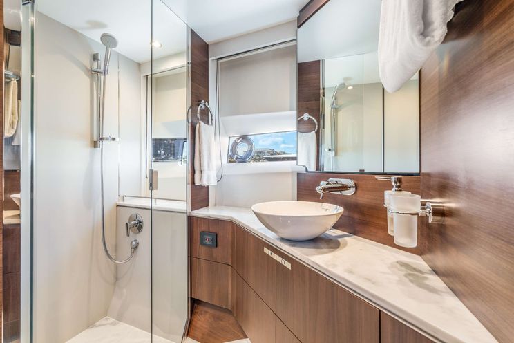 Charter Yacht GLEDE - Princess UK 65 - 4 Cabins - New York - New England - Northeast USA - Florida East Coast - Southeast USA - Bahamas