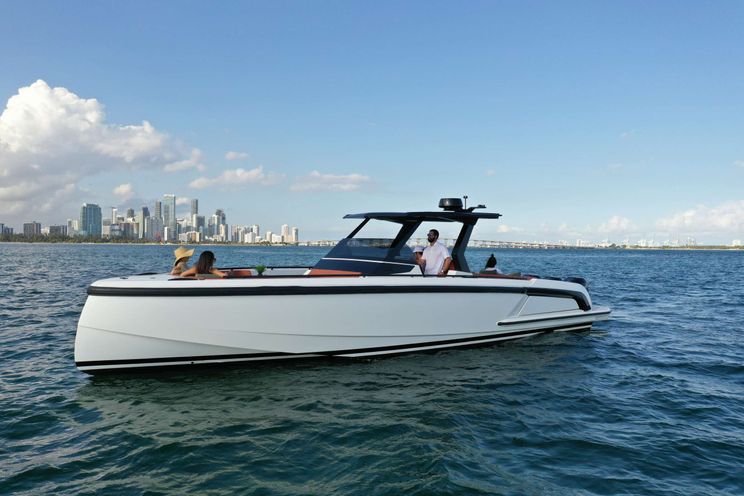 Charter Yacht SMART - Vanquish 40 - 1 Cabin - Miami - Florida East Coast - Southeast USA