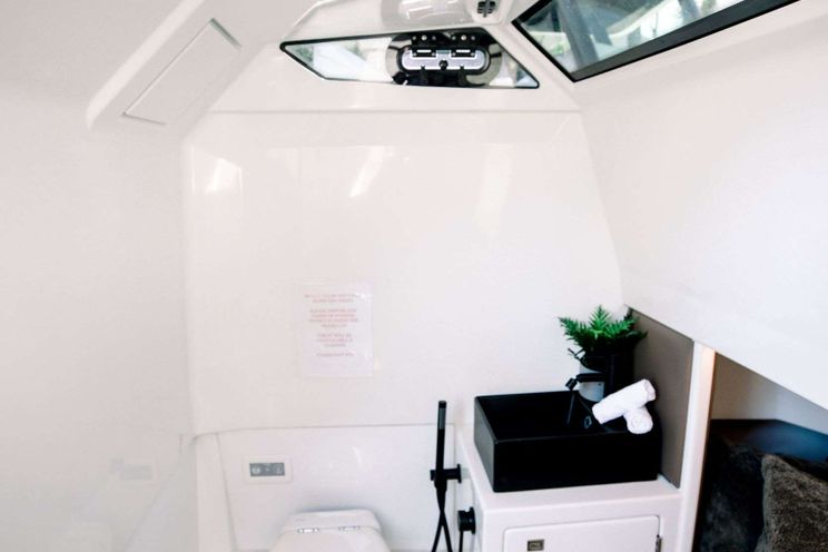 Charter Yacht SMART - Vanquish 40 - 1 Cabin - Miami - Florida East Coast - Southeast USA