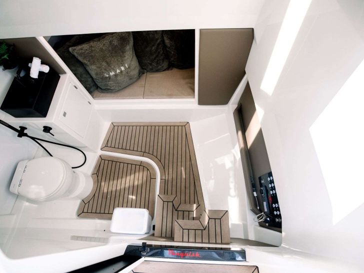 SMART - Vanquish 40 ft,bathroom other view SMART - Vanquish 40 ft,bathroom other view