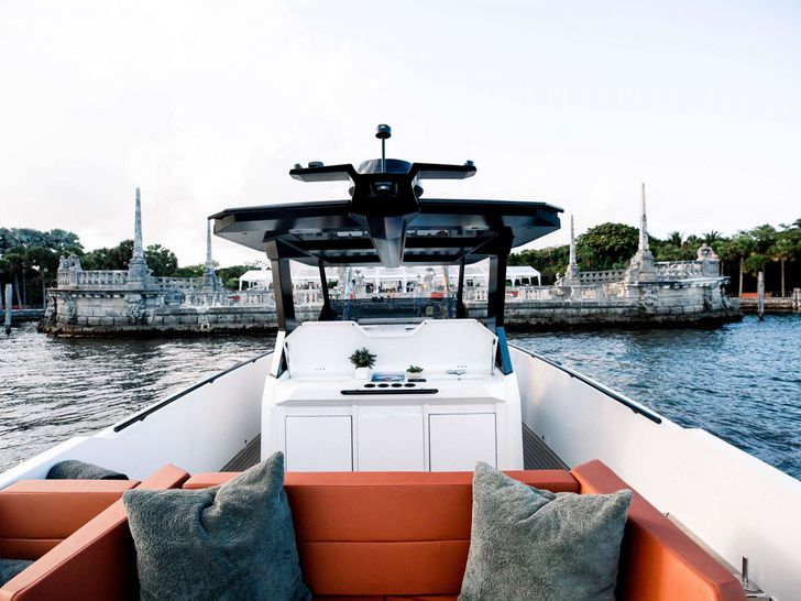 SMART - Vanquish 40 ft,upper deck wider view SMART - Vanquish 40 ft,upper deck wider view