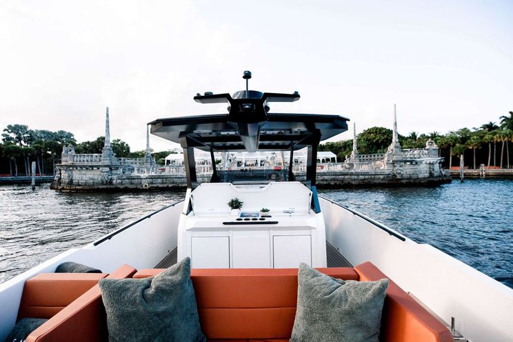 Charter Yacht SMART - Vanquish 40 - 1 Cabin - Miami - Florida East Coast - Southeast USA