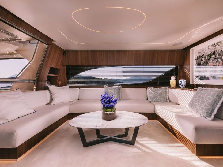 OXYGEN 8 Ferretti 80 - saloon seating OXYGEN 8 Ferretti 80 - saloon seating