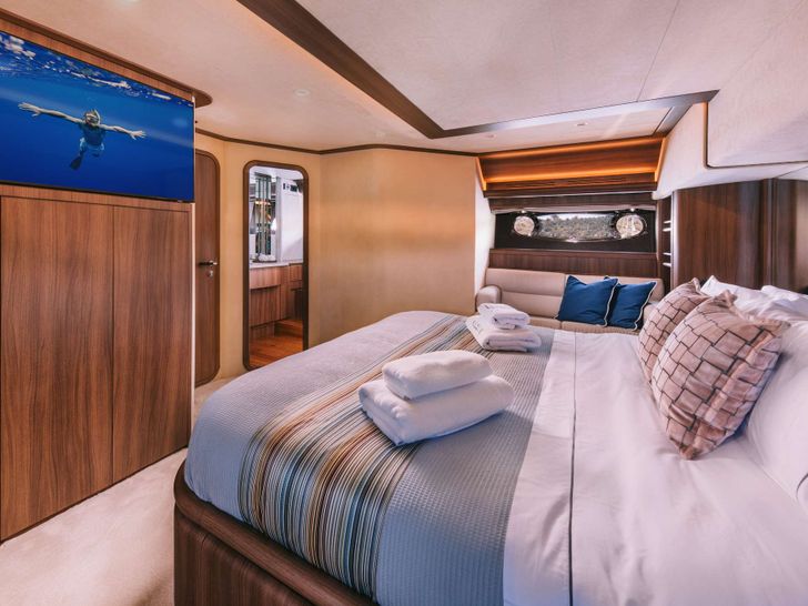 OXYGEN 8 Ferretti 80 - master cabin bathroom OXYGEN 8 Ferretti 80 - master cabin bathroom