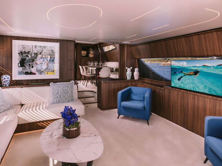 OXYGEN 8 Ferretti 80 - saloon with TV OXYGEN 8 Ferretti 80 - saloon with TV