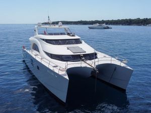 SKYLARK - Sunreef 70 Power - 4 Cabins - Athens - Mykonos - Paros - Cyclades - Aegean - Greece SKYLARK - Sunreef 70 Power - 4 Cabins - Athens - Mykonos - Paros - Cyclades - Aegean - Greece