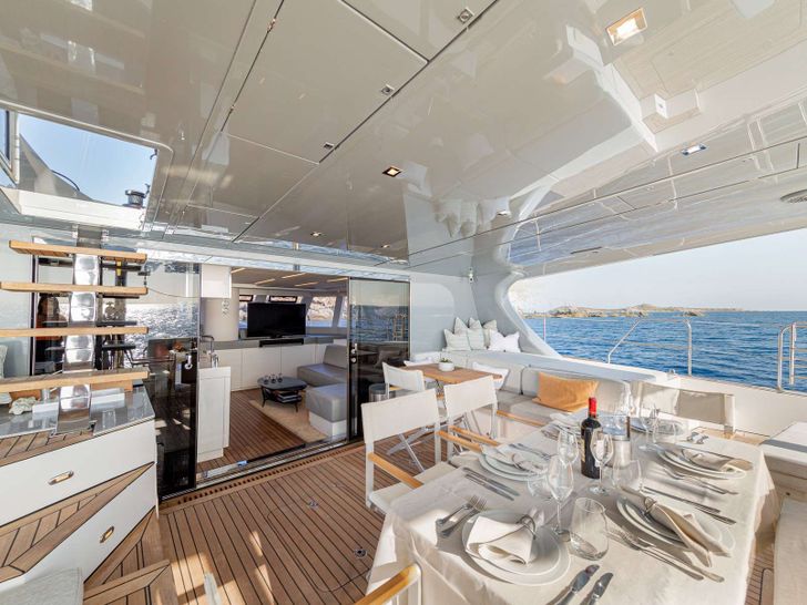 ADEA Sunreef 60 Luxury Catamaran Dining ADEA Sunreef 60 Luxury Catamaran Dining