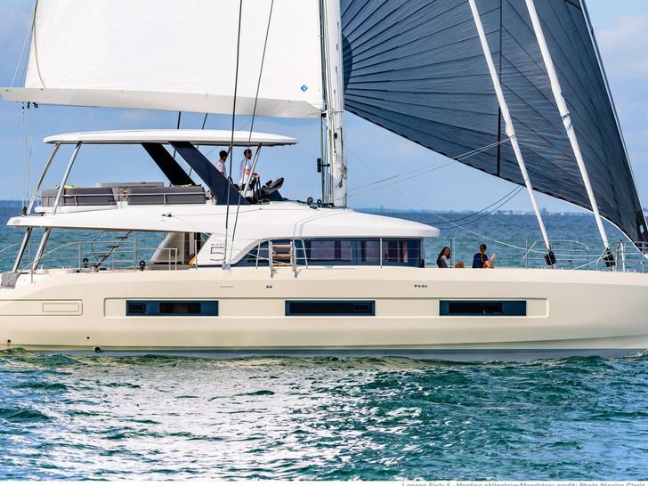 WHITE CAPS - Starboard Side WHITE CAPS - Starboard Side
