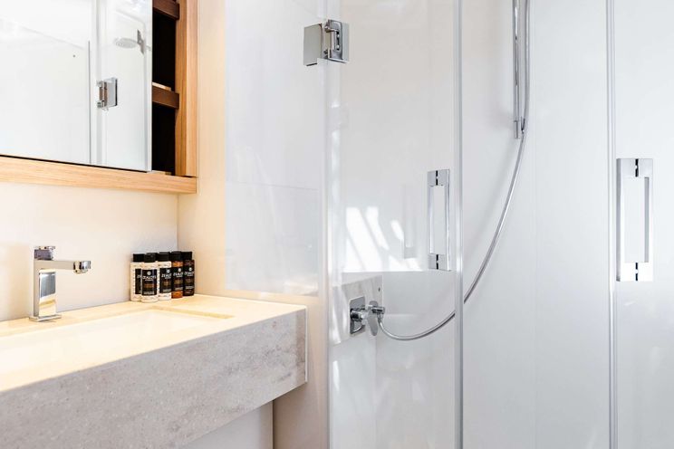 Charter Yacht WHITE CAPS - Lagoon 65 - 5 Cabins - Athens - Mykonos - Paros - Cyclades - Preveza - Lefkas - Greece