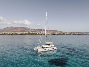 WHITE CAPS - Lagoon 65 - 5 Cabins - Athens - Mykonos - Paros - Cyclades - Preveza - Lefkas - Greece WHITE CAPS - Lagoon 65 - 5 Cabins - Athens - Mykonos - Paros - Cyclades - Preveza - Lefkas - Greece