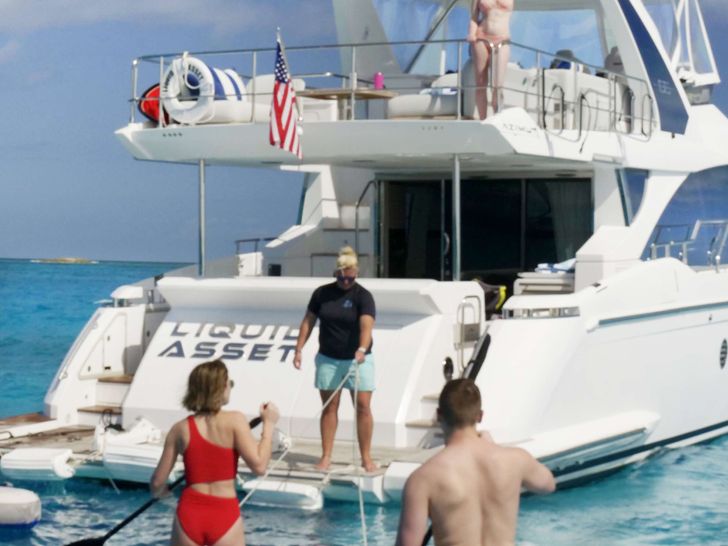 LIQUID ASSET - Azimut 66,stern LIQUID ASSET - Azimut 66,stern