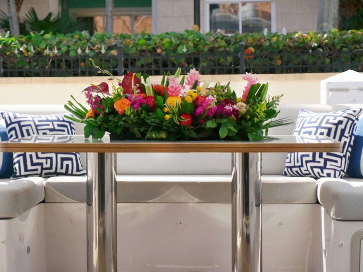 LIQUID ASSET - Azimut 66,aft deck dining LIQUID ASSET - Azimut 66,aft deck dining