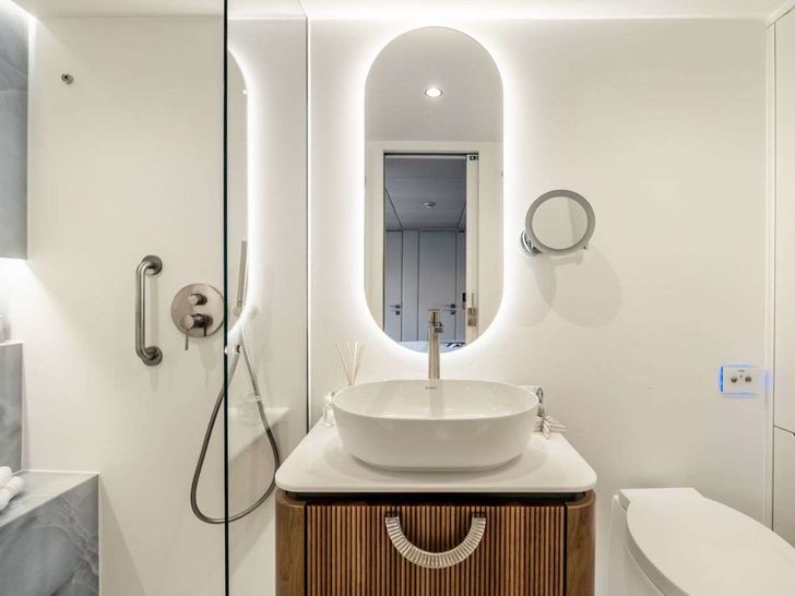 OHANA Sunreef 80 - VIP cabin bathroom OHANA Sunreef 80 - VIP cabin bathroom