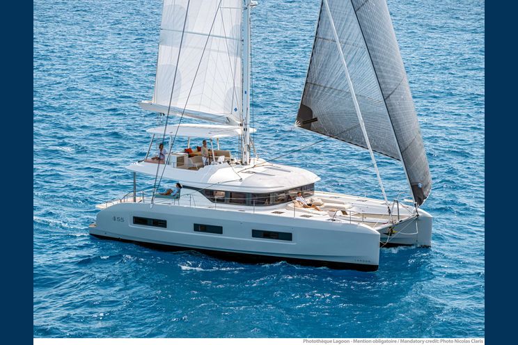 Charter Yacht VALIUM 55 - Lagoon 55 - 5 Cabins - Athens - Mykonos - Hydra