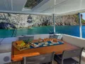 VALIUM 55 Lagoon 55 - flybridge dining area VALIUM 55 Lagoon 55 - flybridge dining area