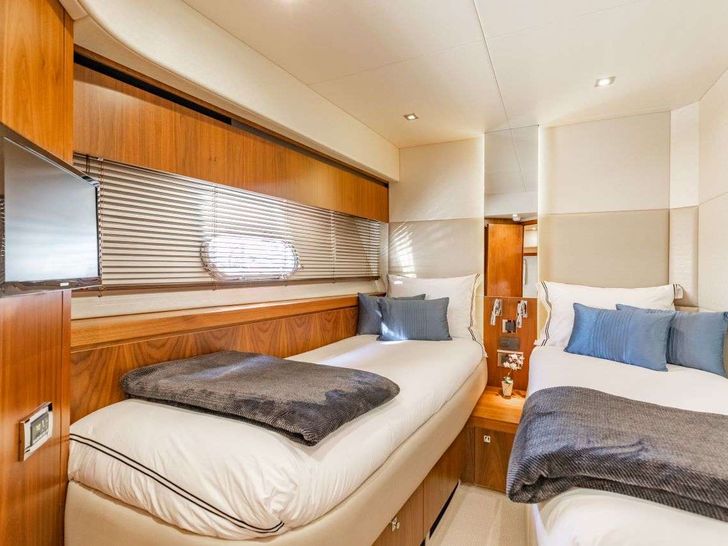 BORN TO RUN - Twin Stateroom BORN TO RUN - Twin Stateroom