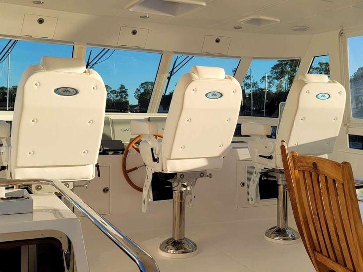 HAVEN - Flybridge Helm HAVEN - Flybridge Helm