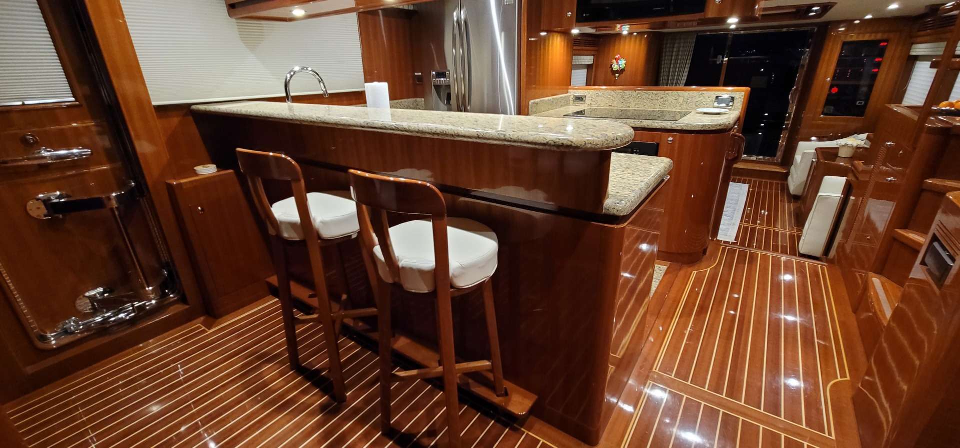 HAVEN - Main Salon Bar