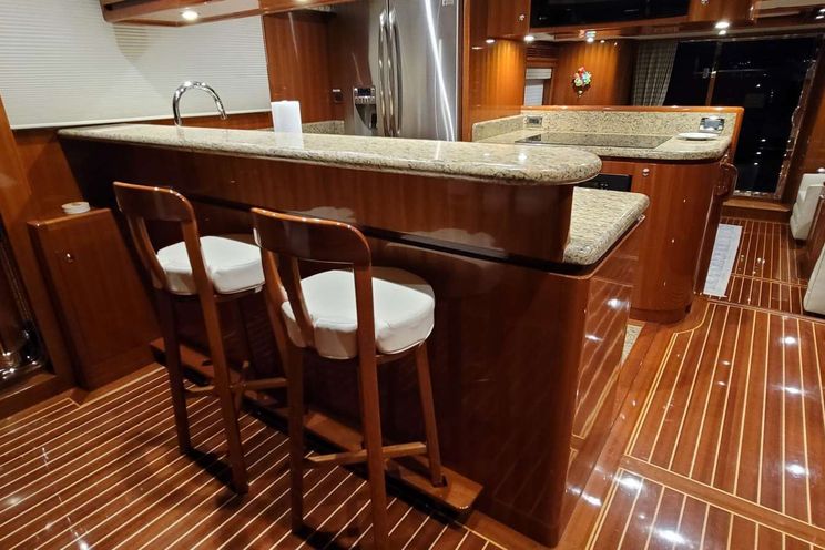 Charter Yacht HAVEN - Hampton 64 - 3 Cabins - Bahamas - Nassau - Exumas