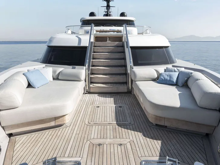 FATSA Sanlorenzo SD96 - foredeck FATSA Sanlorenzo SD96 - foredeck