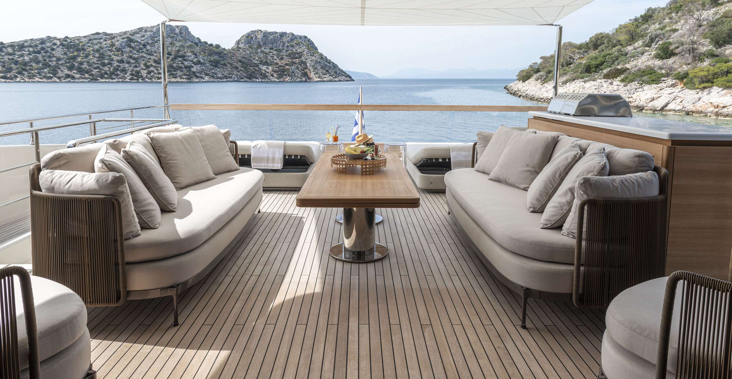 FATSA Sanlorenzo SD96 - sky deck aft lounge