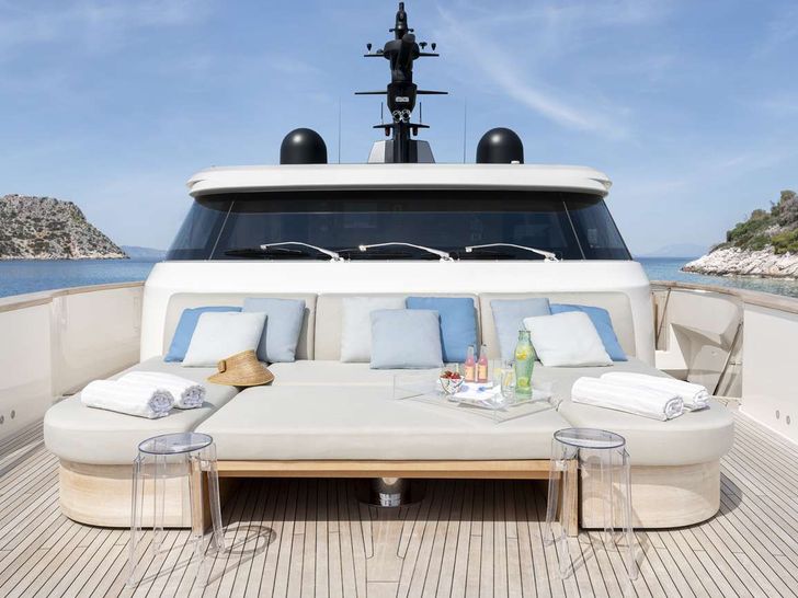FATSA SD96 San Lorenzo Motor Yacht Foredeck sun pads FATSA SD96 San Lorenzo Motor Yacht Foredeck sun pads