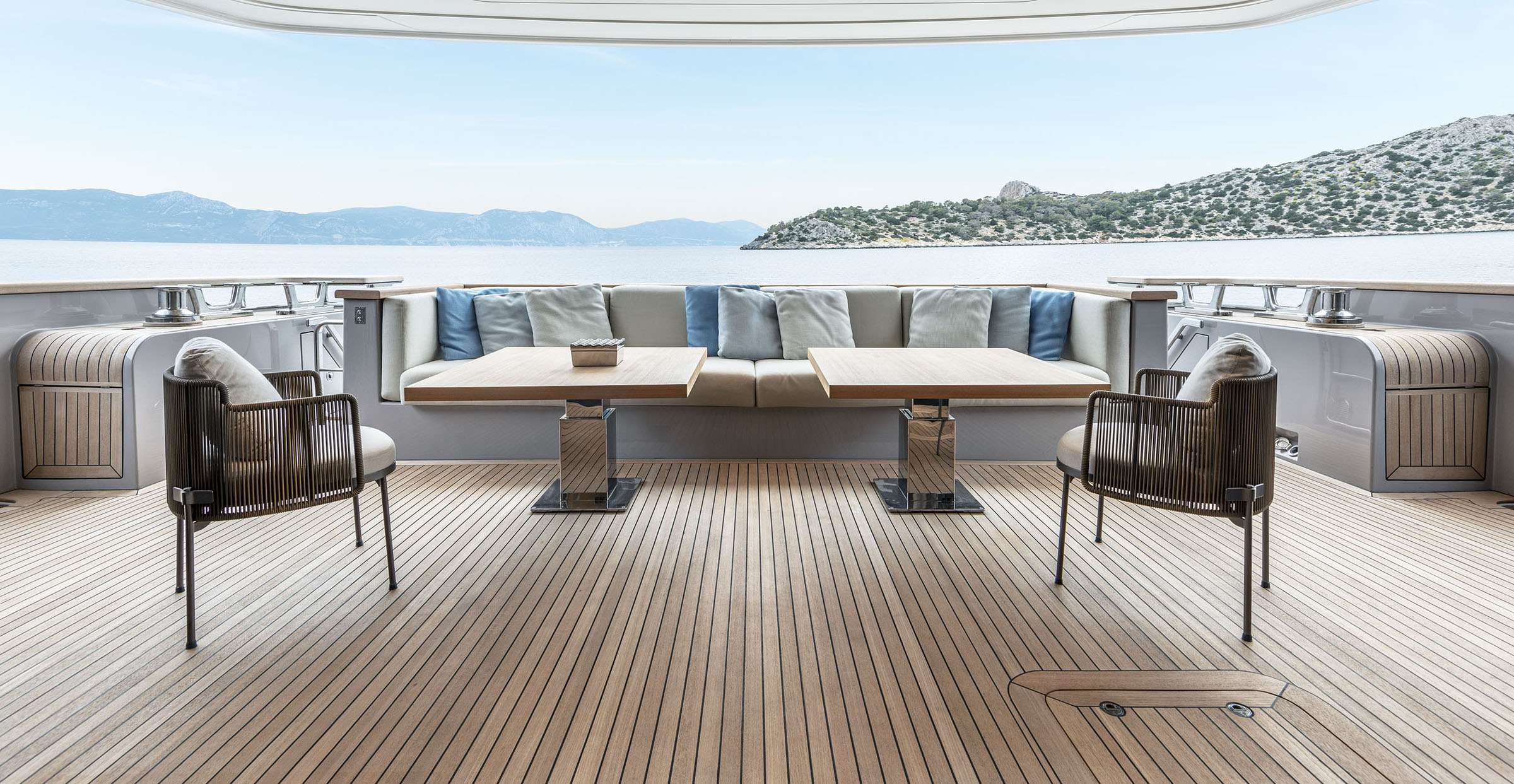 FATSA Sanlorenzo SD96 - main aft deck