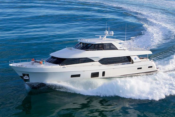Charter Yacht ZEPHYR - Ocean Alexander 100 - 5 Cabins