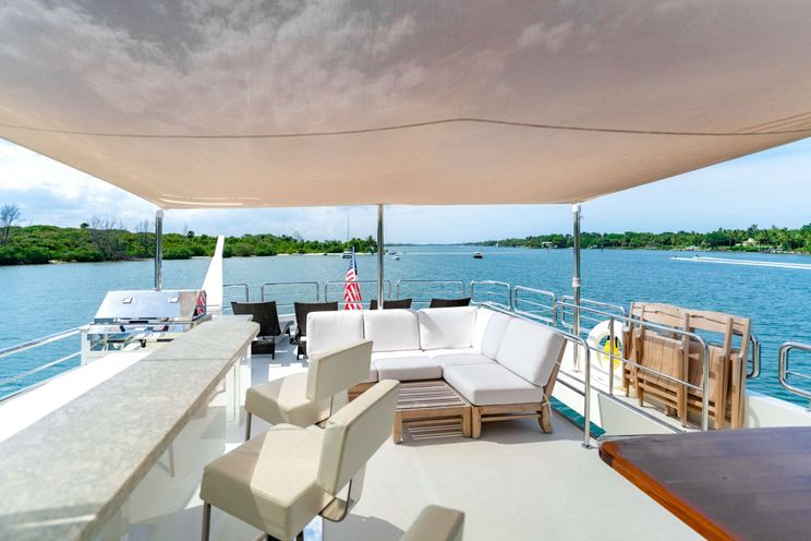 Charter Yacht ZEPHYR - Ocean Alexander 100 - 5 Cabins