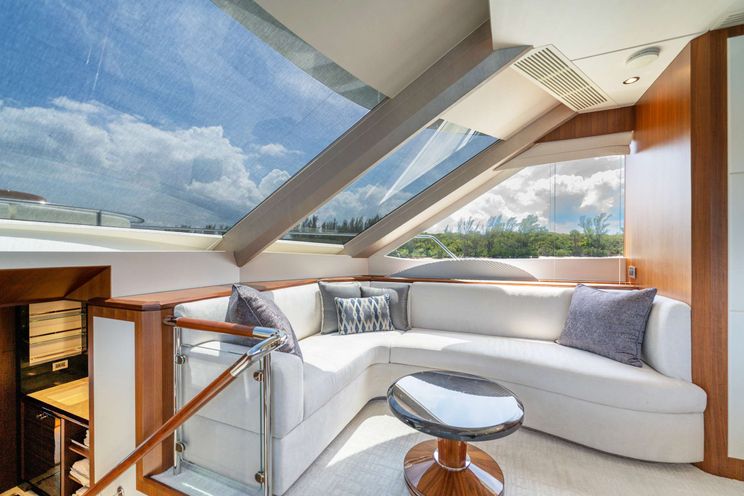 Charter Yacht ZEPHYR - Ocean Alexander 100 - 5 Cabins