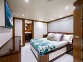 ZEPHYR Ocean Alexander 100 Crewed Motor Yacht Double Cabin ZEPHYR Ocean Alexander 100 Crewed Motor Yacht Double Cabin
