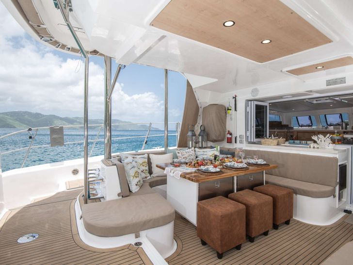 TAPAS - Royal Cape 570,aft deck seating ounge TAPAS - Royal Cape 570,aft deck seating ounge
