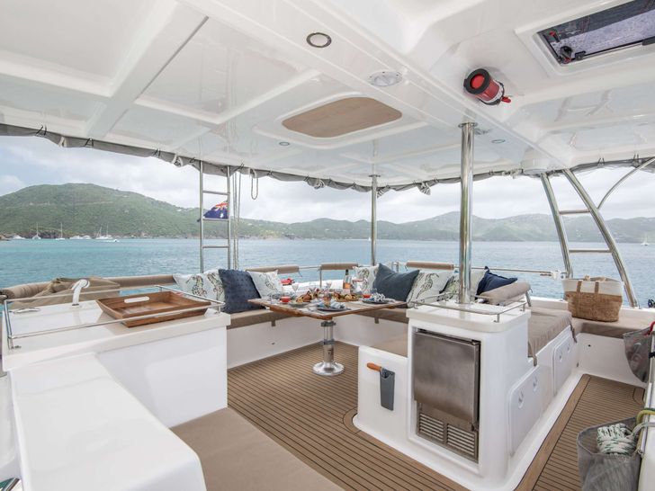 TAPAS - Royal Cape 570,flybridge TAPAS - Royal Cape 570,flybridge