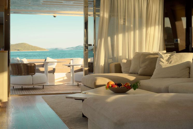 Charter Yacht DAMARI - Ferretti 960 - 5 Cabins - Cannes - St Tropez - Nice - Antibes - Monaco - French Riviera