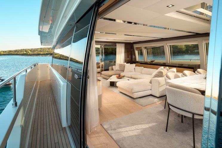 Charter Yacht DAMARI - Ferretti 960 - 5 Cabins - Cannes - St Tropez - Nice - Antibes - Monaco - French Riviera
