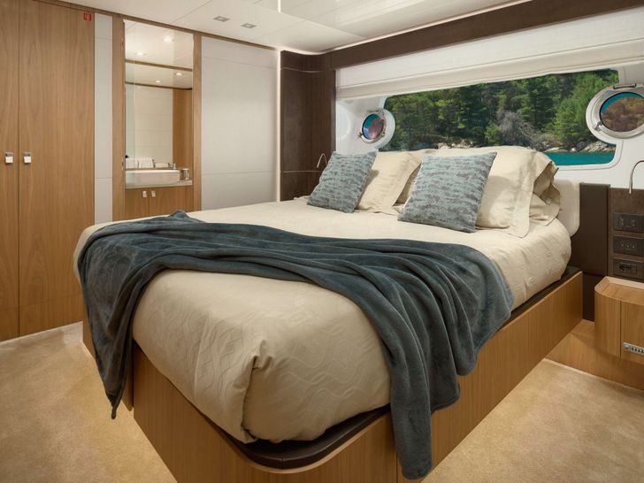 DAMARI Ferretti 960 - VIP cabin DAMARI Ferretti 960 - VIP cabin