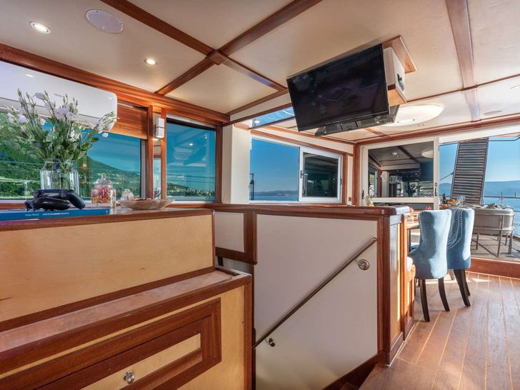 TREBENNA Custom Sailing Yacht 23m - pathway to the dining area TREBENNA Custom Sailing Yacht 23m - pathway to the dining area