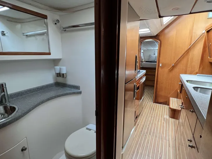 AD ASTRA Lagoon 57 - cabin 2 bathroom AD ASTRA Lagoon 57 - cabin 2 bathroom