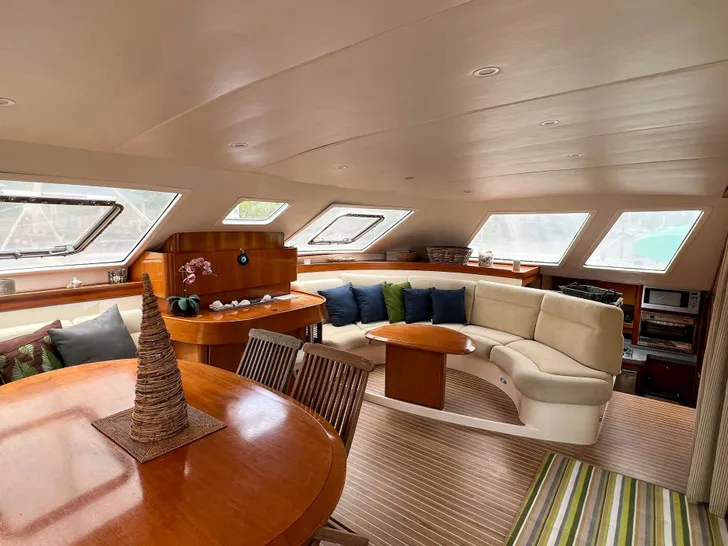 AD ASTRA Lagoon 57 - saloon up close AD ASTRA Lagoon 57 - saloon up close