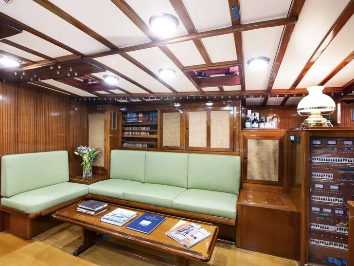 QUARTA SANTA MARIA Sangermani 26m - saloon QUARTA SANTA MARIA Sangermani 26m - saloon