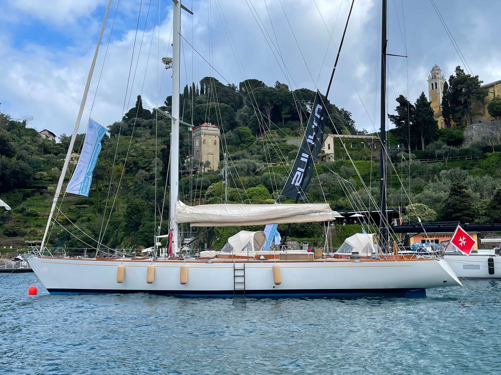 QUARTA SANTA MARIA Sangermani 26m - side profile anchored