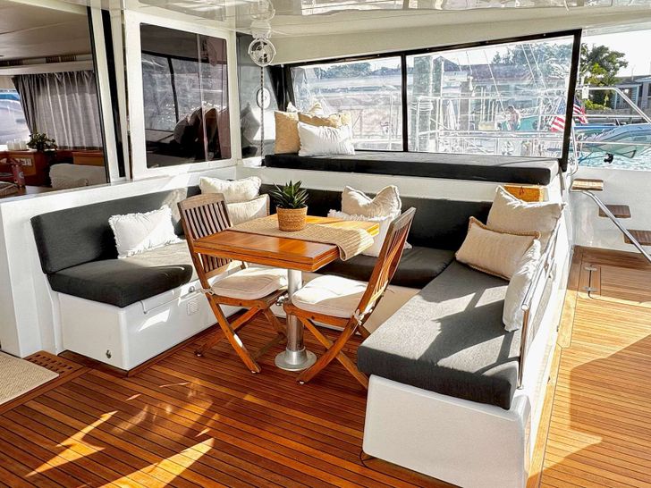 WHISPERS II Lagoon 560 - Aft Deck Dining WHISPERS II Lagoon 560 - Aft Deck Dining